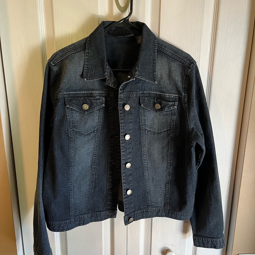 Lee cropped jean jacket.